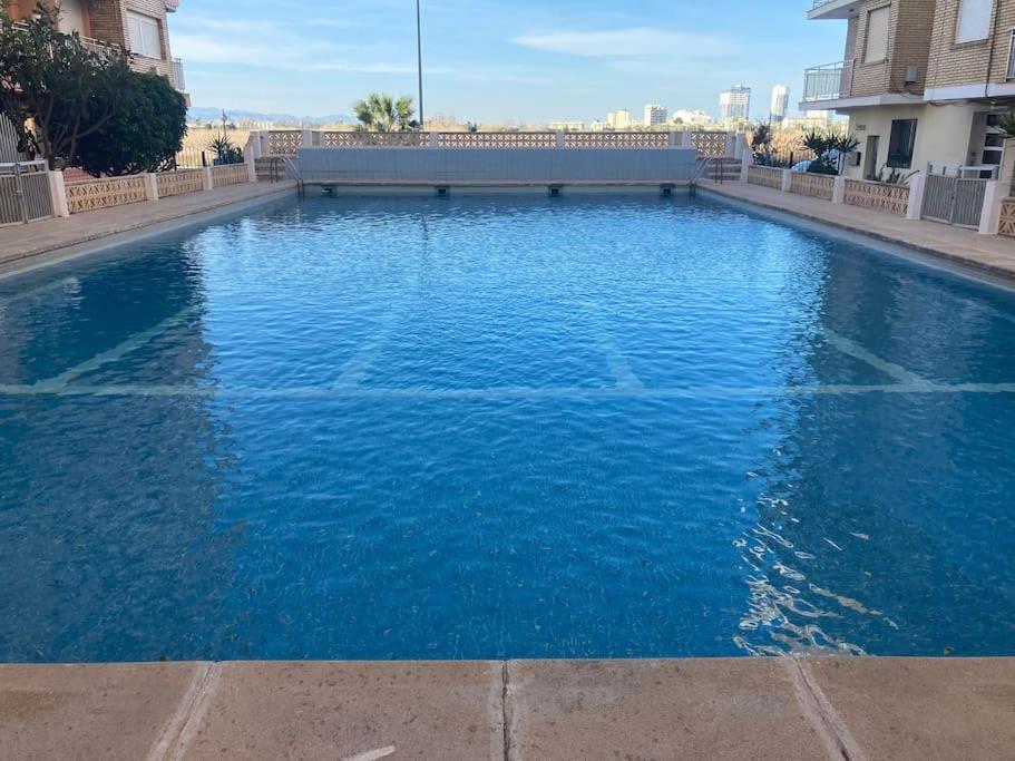 Coqueto Apartamento De Playa Con Piscina Y Terraza Валенсия Экстерьер фото